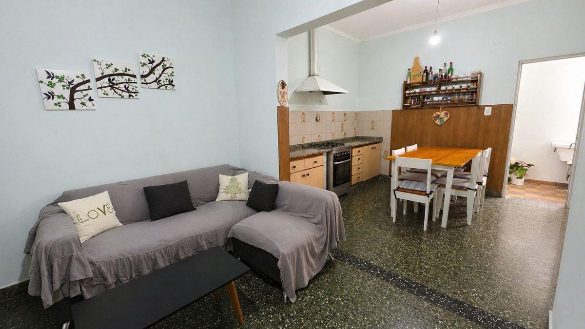 Foto de VENTA PH TIPO CASA AL FRENTE 2AMB QUILMES, imagen 1
