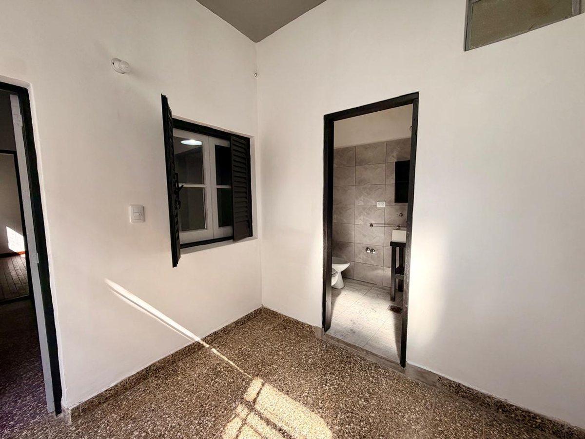Foto de VENTA PH 3 AMBIENTES. TACUARI N 86, BERNAL ESTE., imagen 1