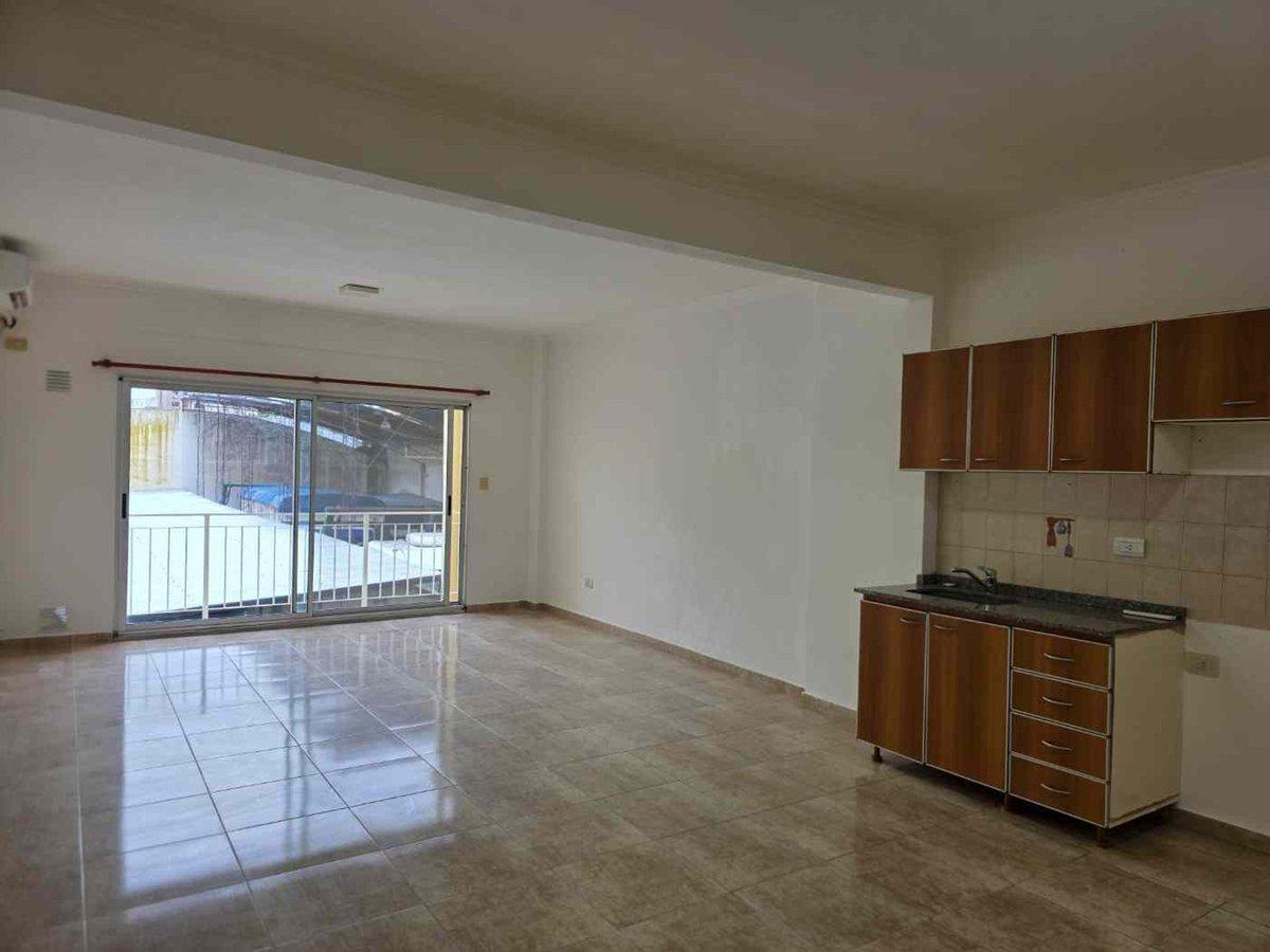 Foto de Venta departamento Monoambiente en Wilde., imagen 1
