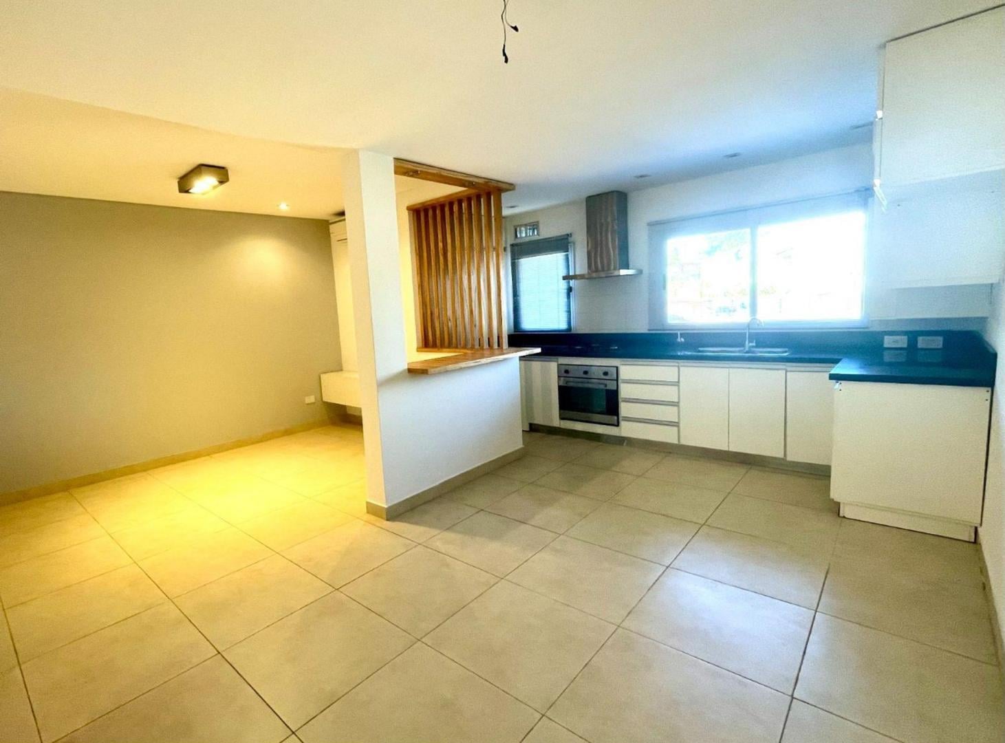 Foto de VENTA DEPTO 3 AMB AL FRENTE CON BALCON QUILMES, imagen 3