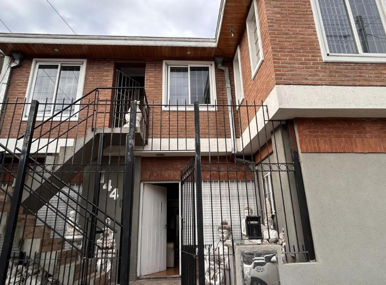 Foto de VENTA CASA 5 AMBIENTES QUILMES, imagen 2
