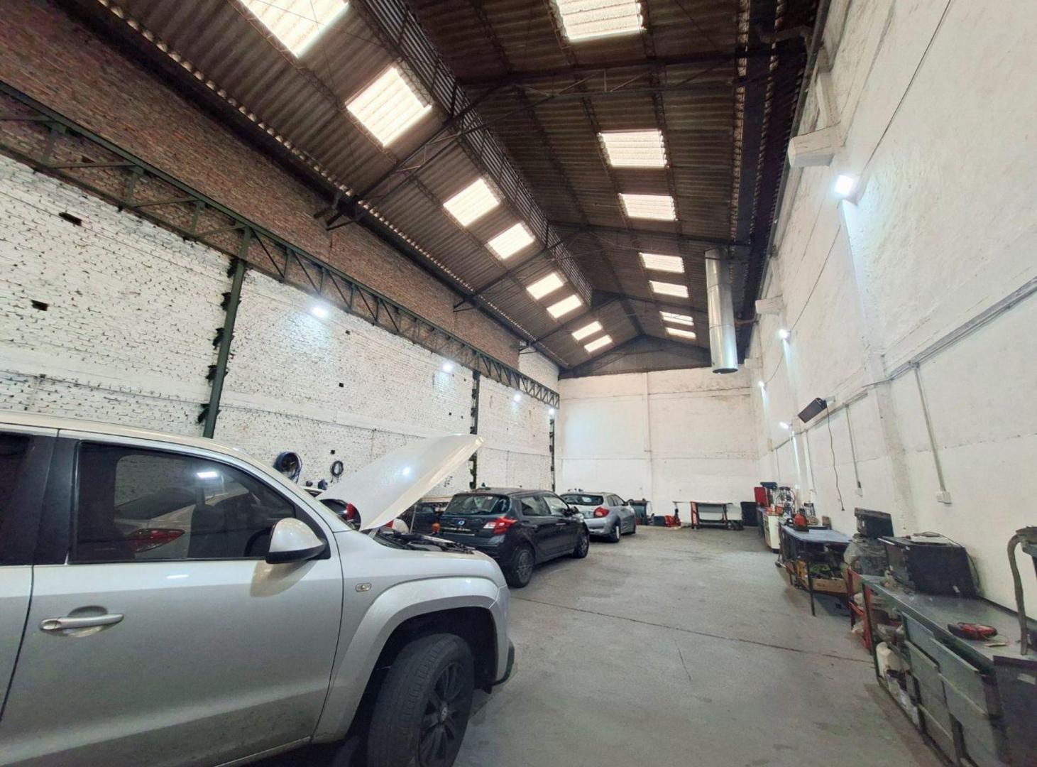 Foto de VENTA GALPÓN INDUSTRIAL + OFICINAS O DEPTO, imagen 2