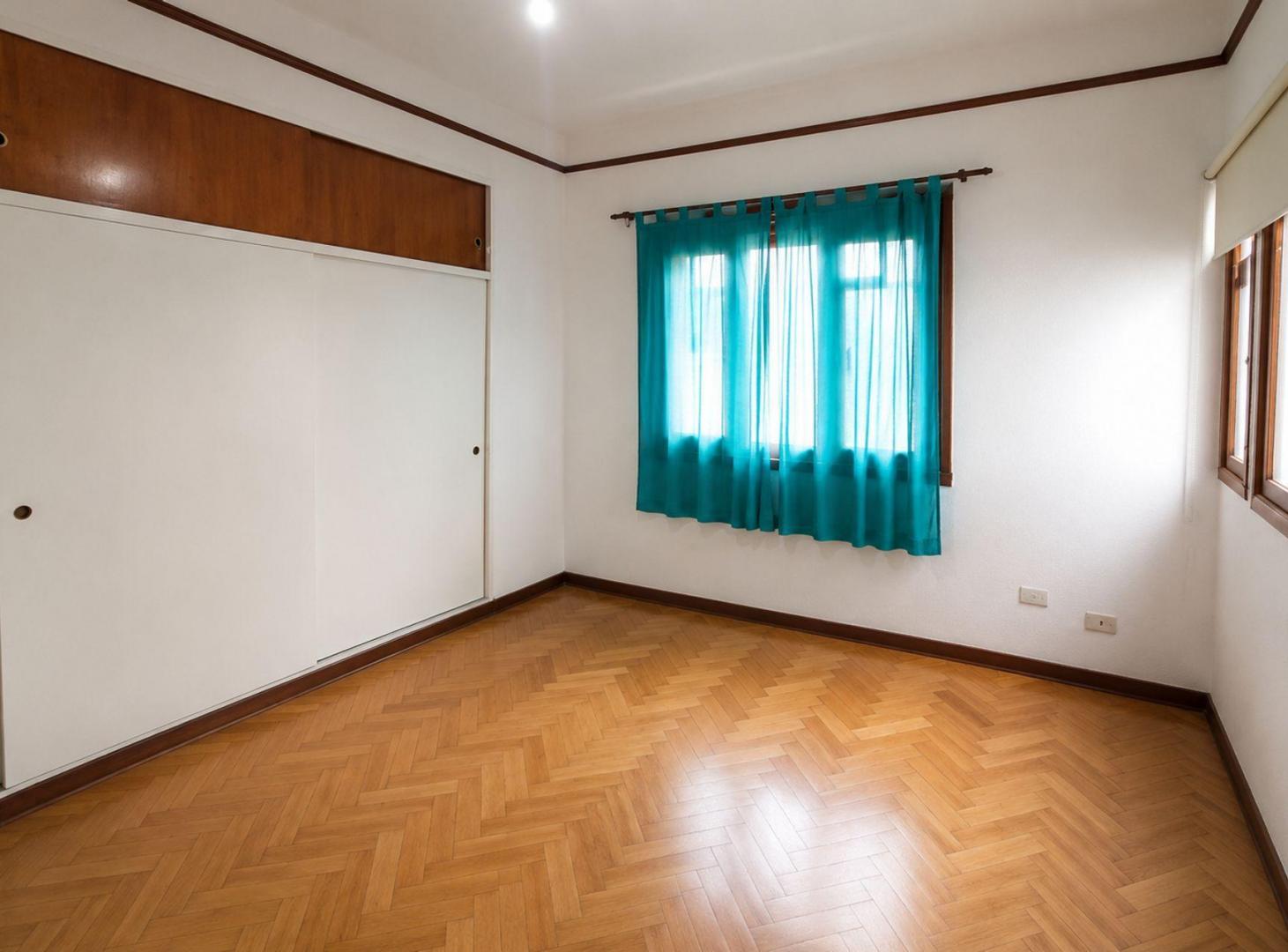 Foto de VENTA CASA 3 AMB COCHERA PATIO TERRAZA BERNAL, imagen 5
