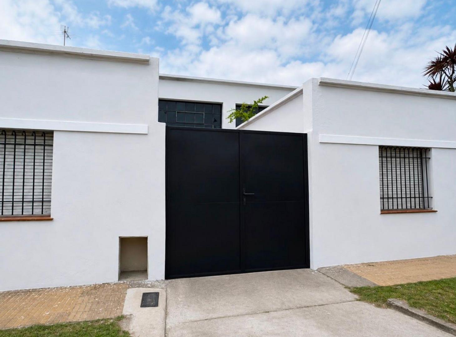 Foto de ALQUILER GALPON - DEPOSITO 250 M2 BERNAL ESTE, imagen 2
