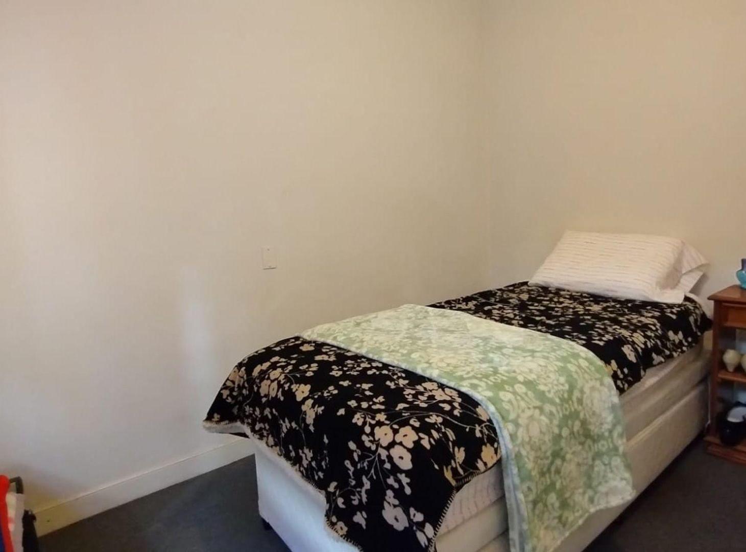 Foto de Venta casa 3 ambientes con cochera y patio Quilmes, imagen 2