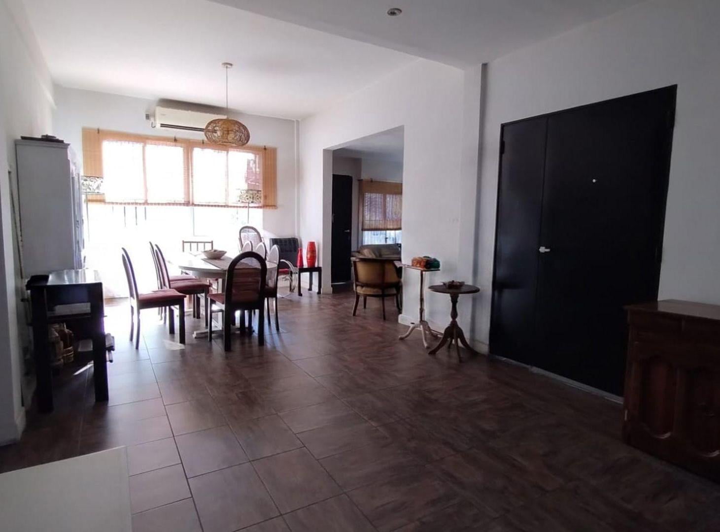 Foto de Venta casa 3 ambientes con cochera y patio Quilmes, imagen 4