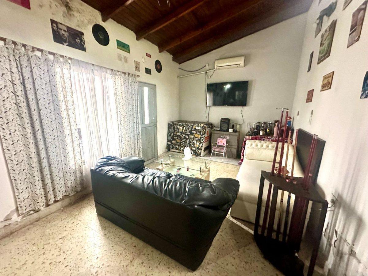 Foto de VENTA CASA 4 AMB COCHERA DOBLE FLORENCIO VARELA, imagen 4