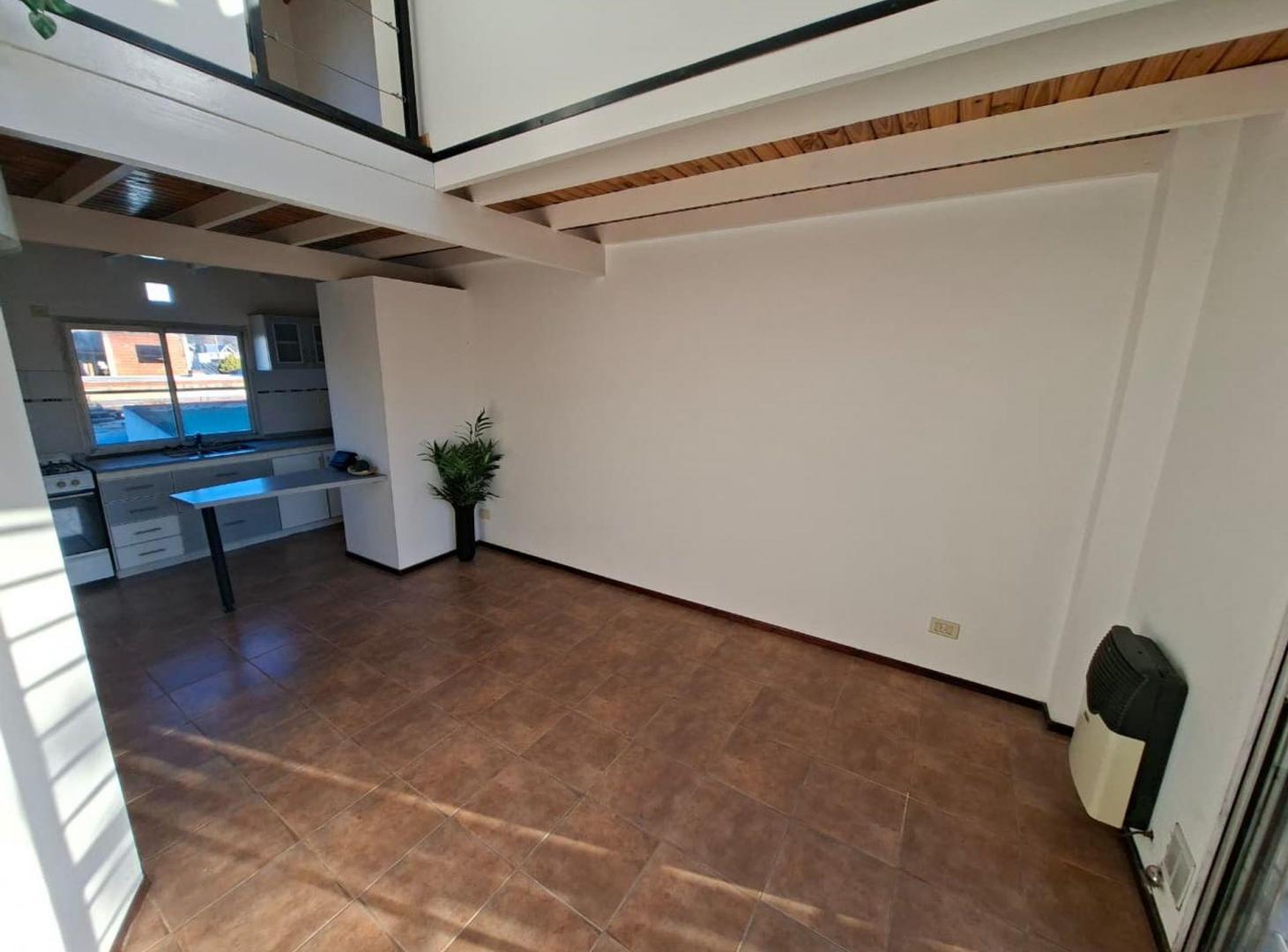 Foto de VENTA PH 2 AMB CON BALCON Y COCHERA, VILLA ESPAÑA, imagen 2
