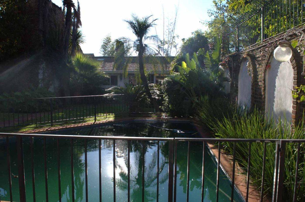 Foto de CASA 7 AMBIENTES, COCHERA Y PILETA EN QUILMES, imagen 3