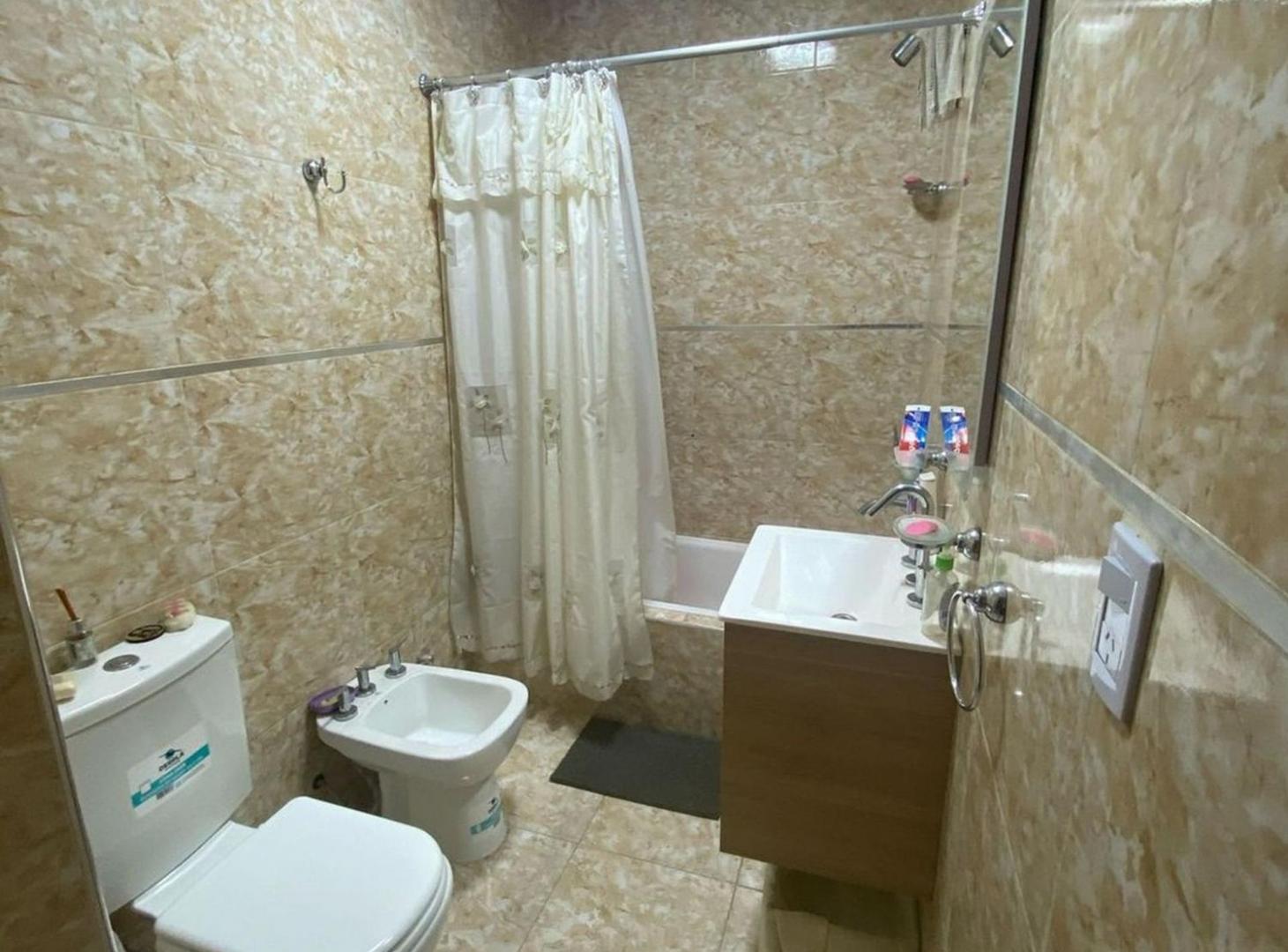 Foto de VENTA CASA 3 AMBIENTES, BERNAL OESTE, imagen 5