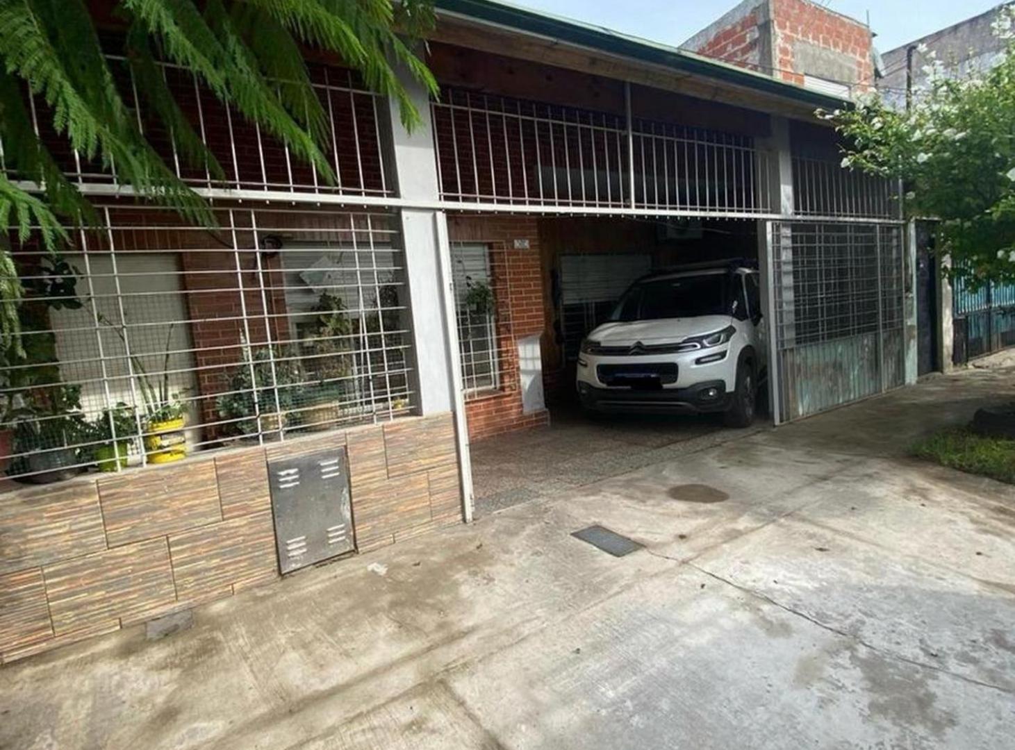 Foto de VENTA CASA 3 AMBIENTES, BERNAL OESTE, imagen 2