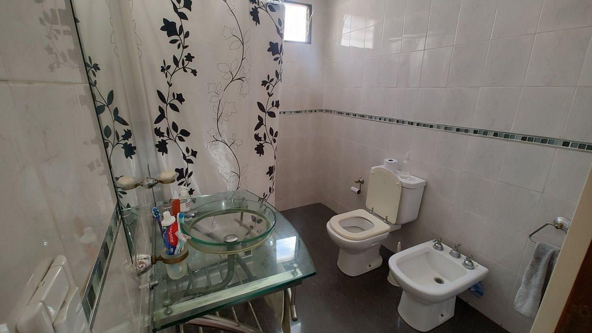 Foto de VENTA CASA EN BLOCK QUINTA GALLI AVELLANEDA, imagen 1