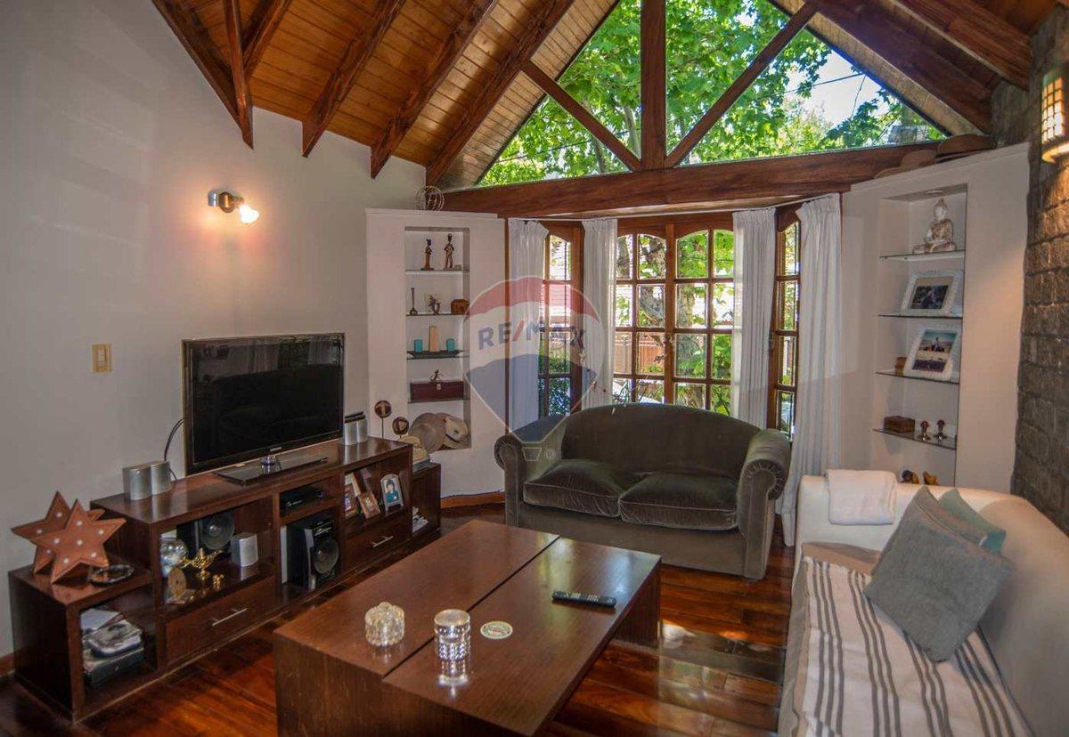 Foto de VENTA CASA 4 AMB COCHERA JARDIN PISCINA QUILMES, imagen 4