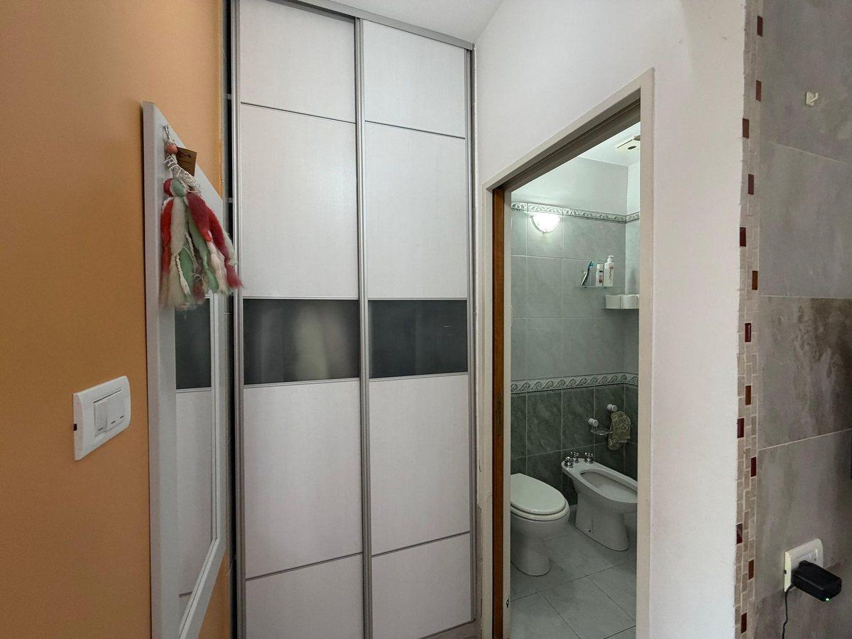 Foto de VENTA CASA 5 AMB CON COCHERA Y PATIO BERNAL, imagen 4