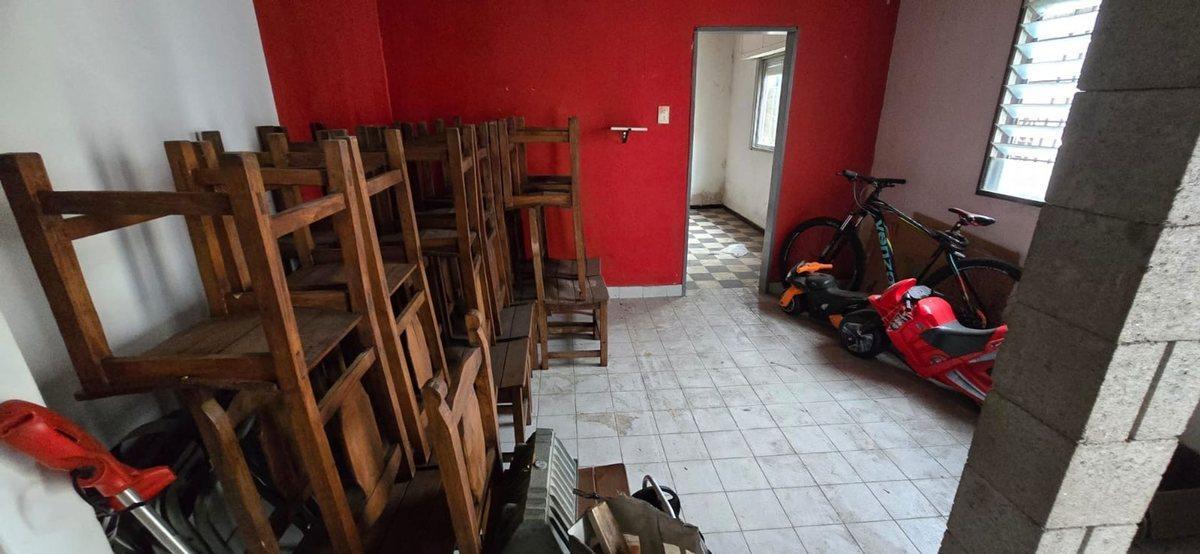 Foto de VENTA CASA CON COCHERA QUINCHO EZPELETA A RECICLAR, imagen 2
