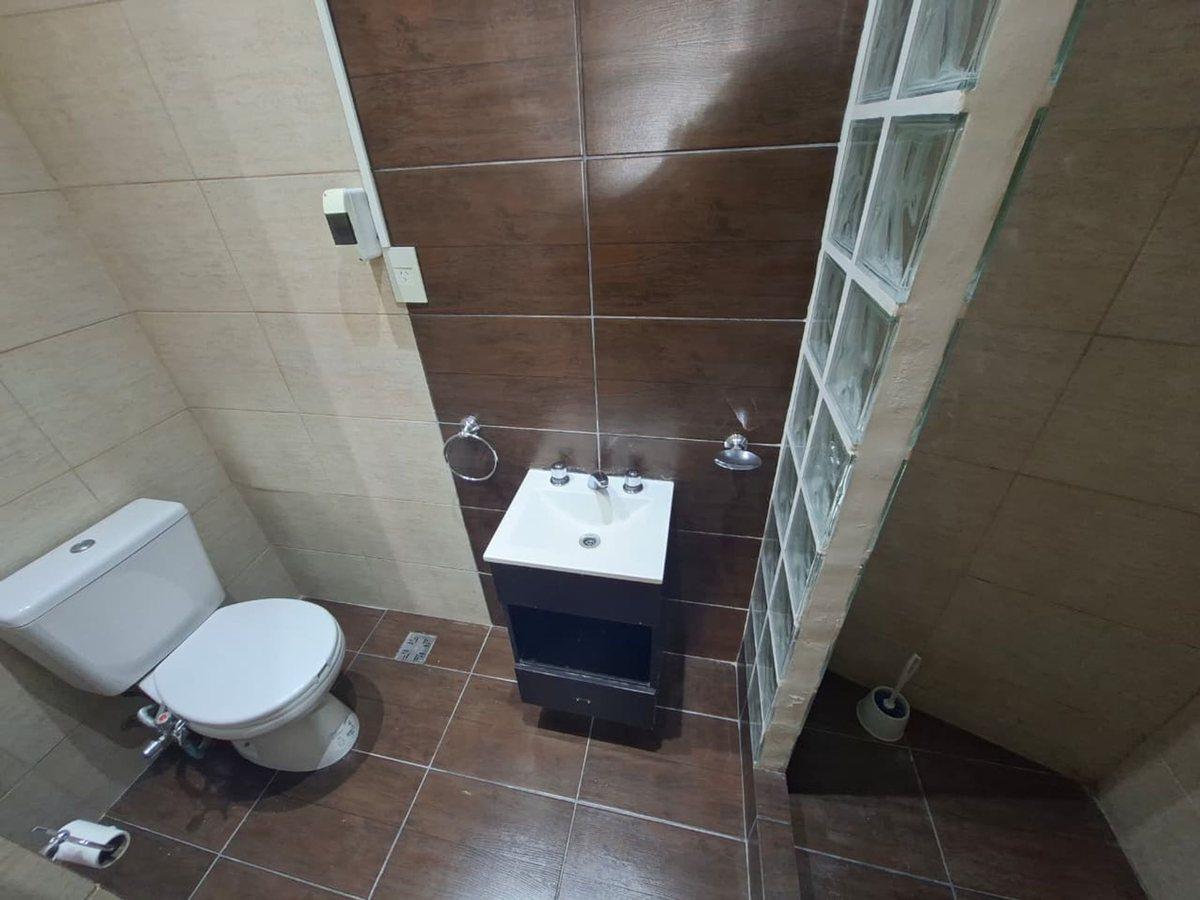 Foto de VENTA EN BLOCK LOTE CON 3 CASAS, WILDE CENTRO, imagen 5