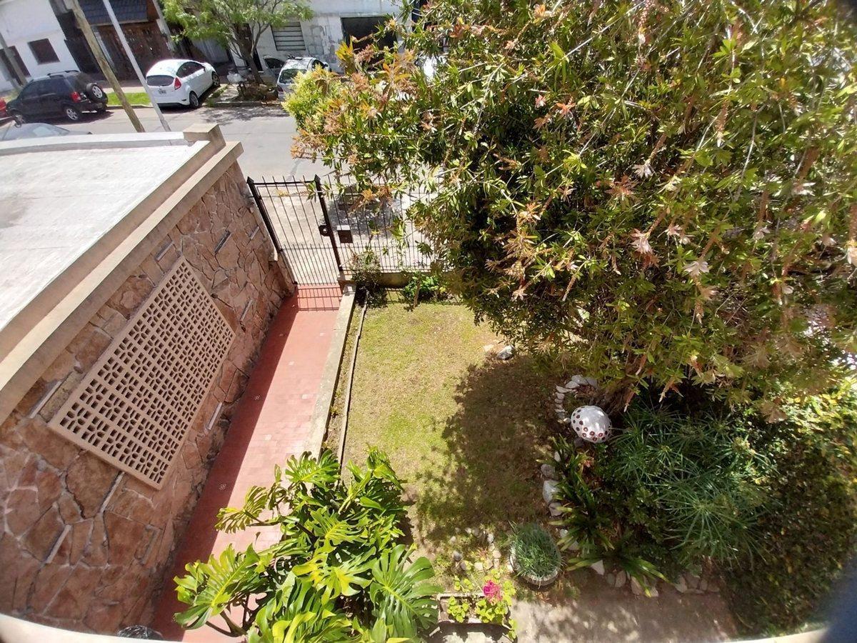 Foto de VENTA CASA 3 AMB CON COCHERA PATIO Y QUINCHO GERLI, imagen 5