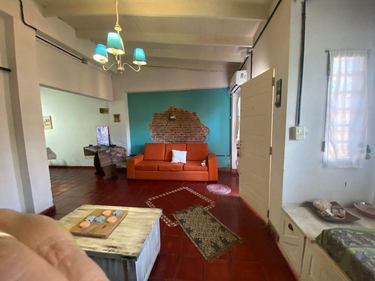 Foto de VENTA CASA 4 AMB. C/ PILETA Y PARQUE. QUILMES., imagen 4