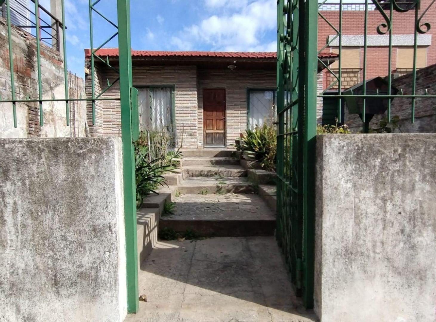 Foto de Venta casa 3 ambientes jardín y garaje en Dock Sud, imagen 1