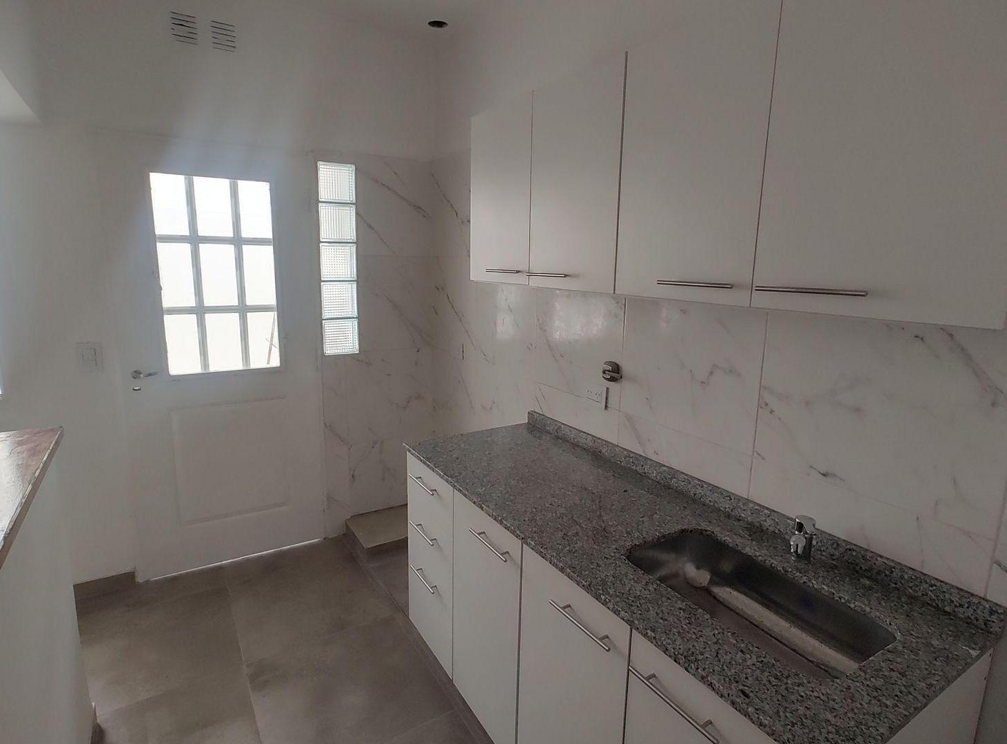Foto de VENTA PH 2 AMB PATIO WILDE CENTRO, imagen 4