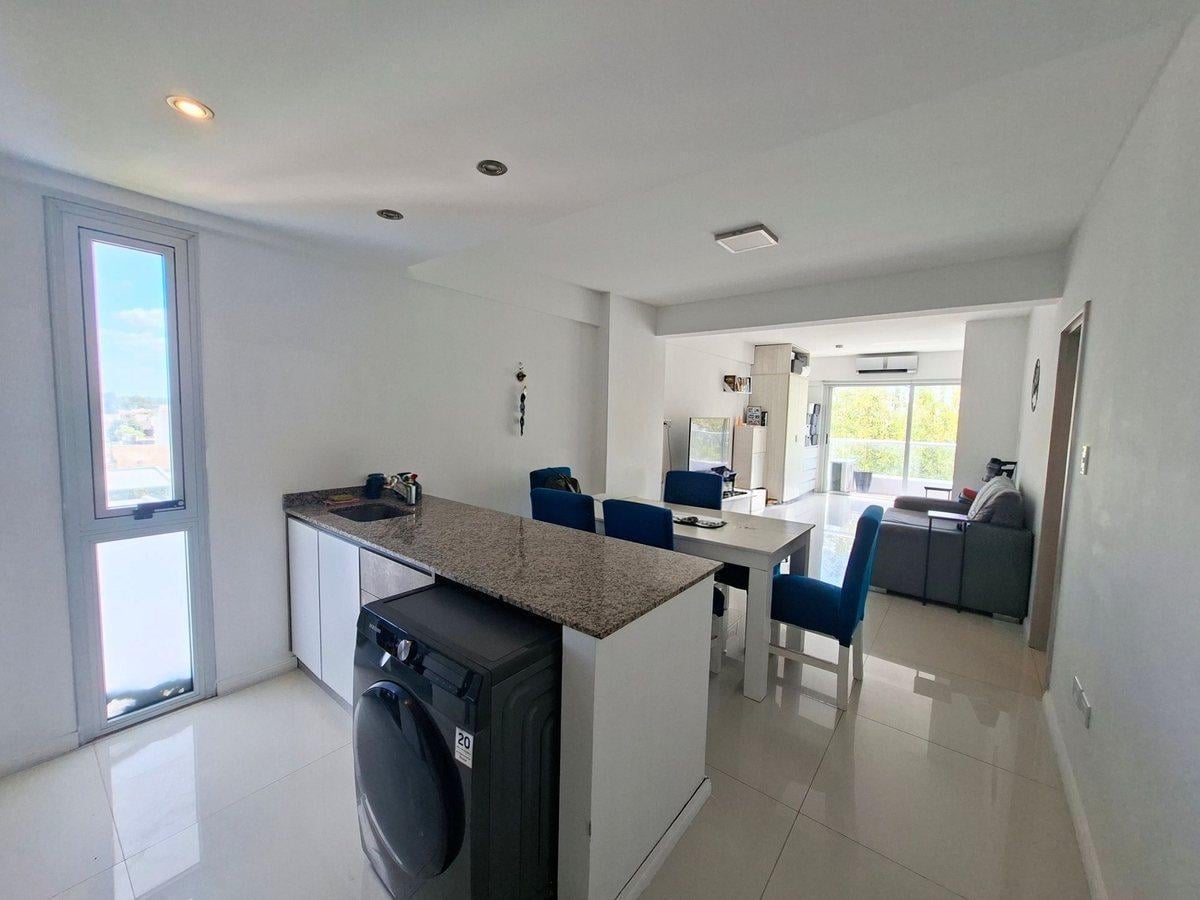 Foto de VENTA DEPTO MONOAMBIENTE AMPLIO, WILDE CENTRO, imagen 3