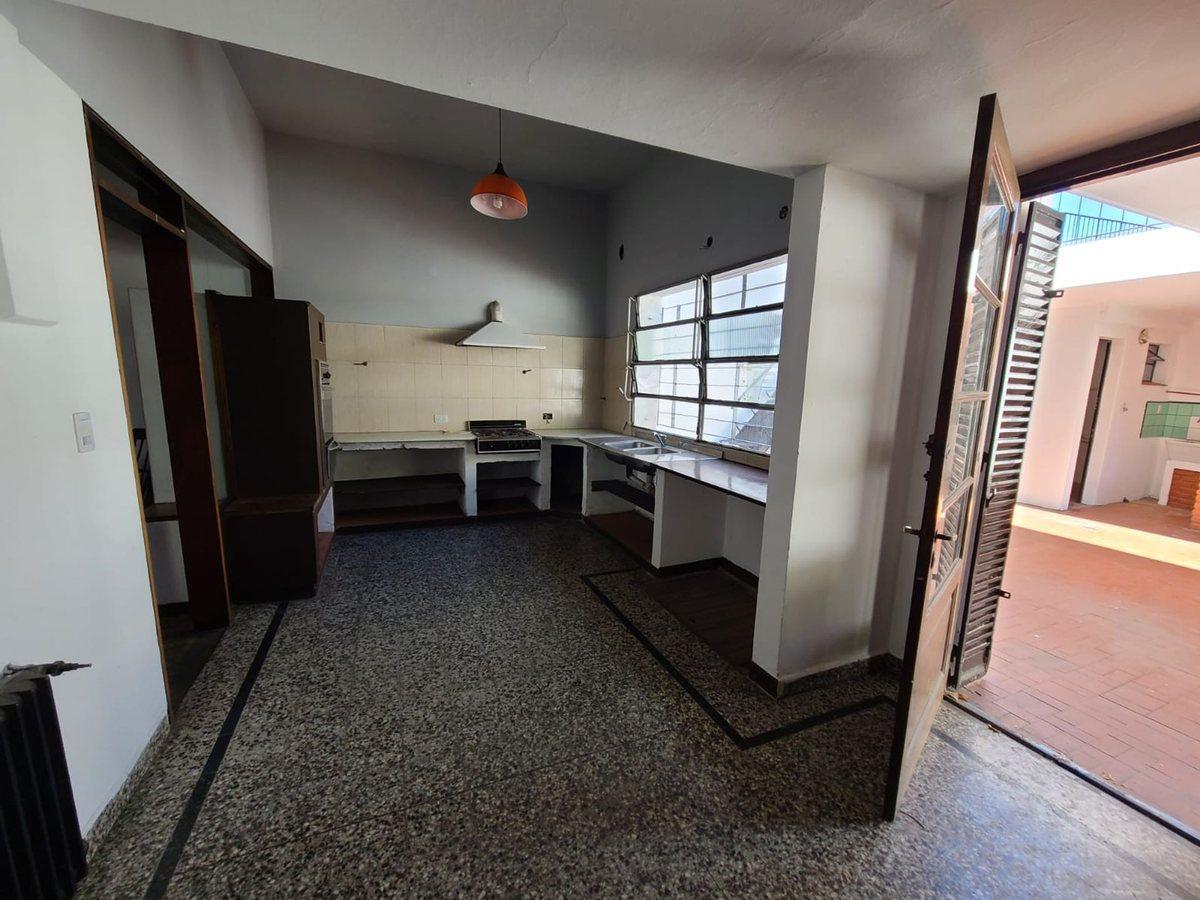 Foto de CASA 5 AMBIENTES EN BERNAL CENTRO EN VENTA, imagen 3