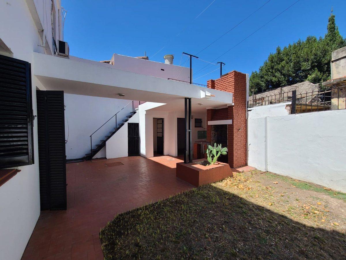 Foto de CASA 5 AMBIENTES EN BERNAL CENTRO EN VENTA, imagen 5