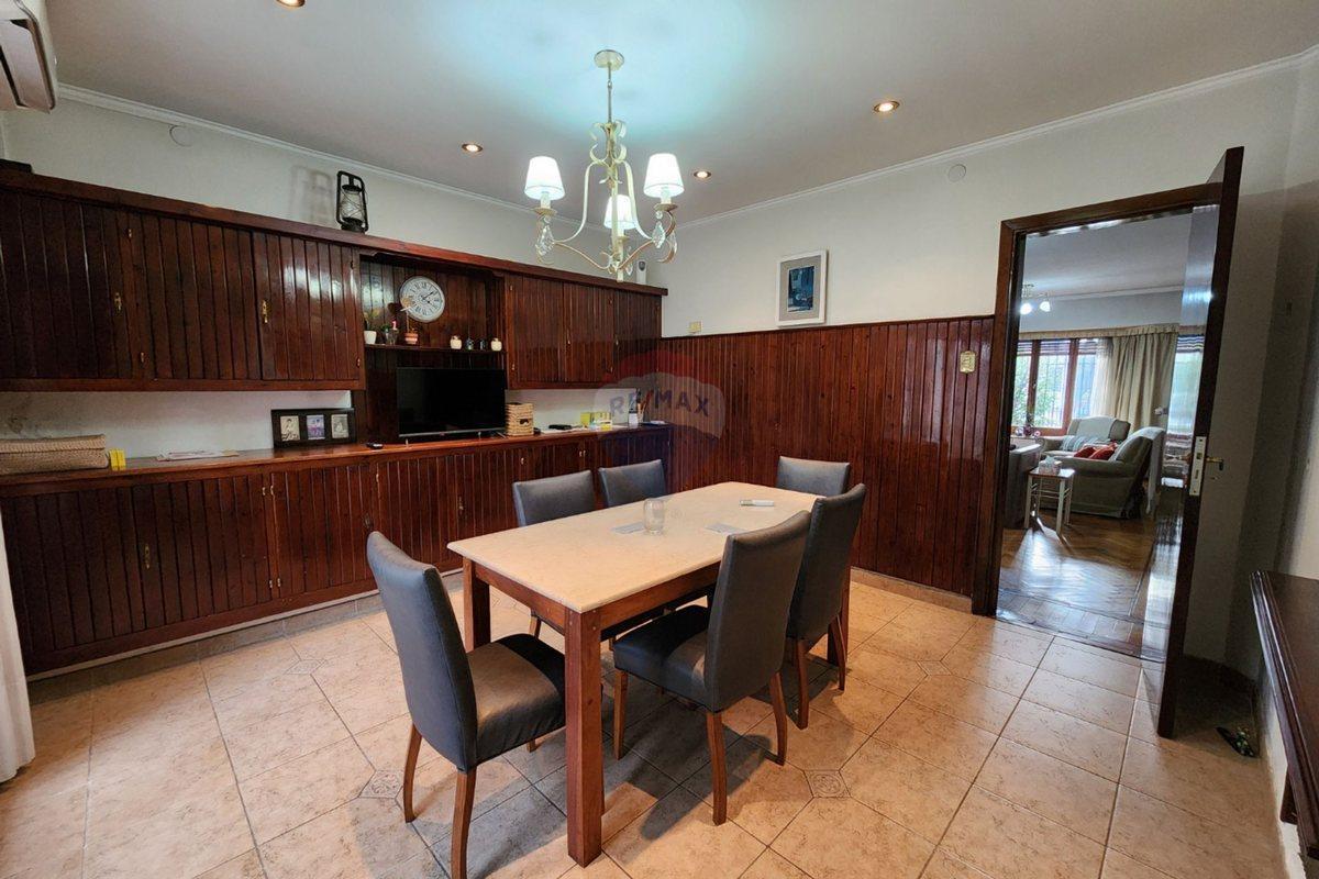 Foto de Venta Casa 6 ambientes c/ Parque en Bernal Centro, imagen 4