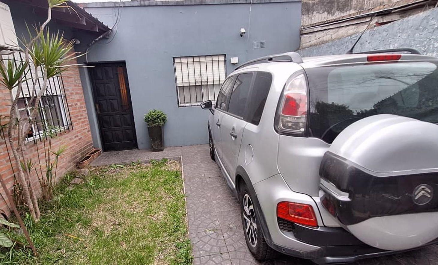 Foto de VENTA CASA 3 AMB BERNAL, imagen 1