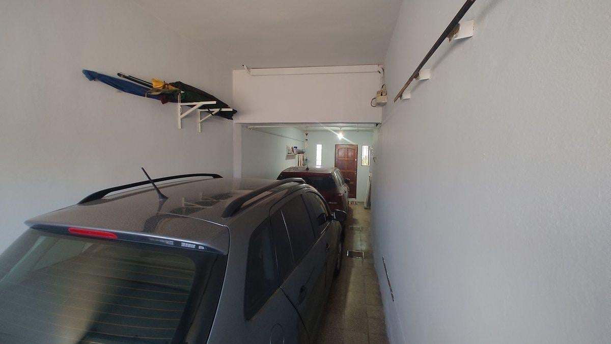 Foto de VENTA CASA 3 AMB COCHERAS/QUINCHO PATIO AVELLANEDA, imagen 1