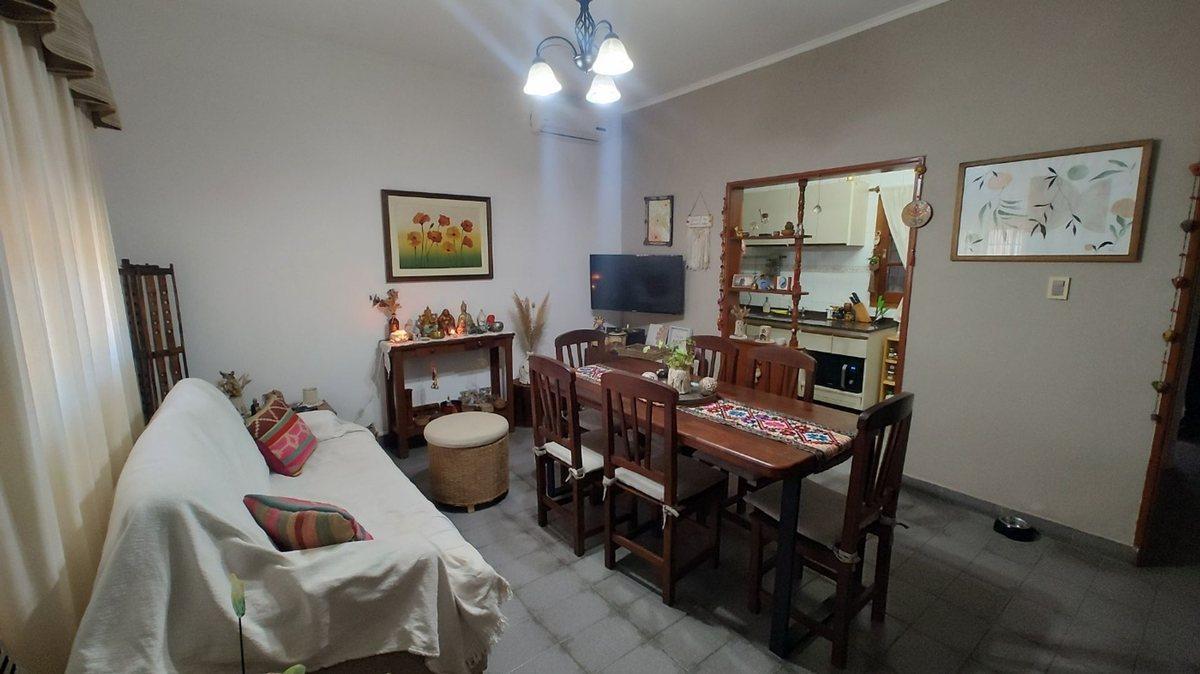 Foto de VENTA CASA 3 AMB COCHERAS/QUINCHO PATIO AVELLANEDA, imagen 2
