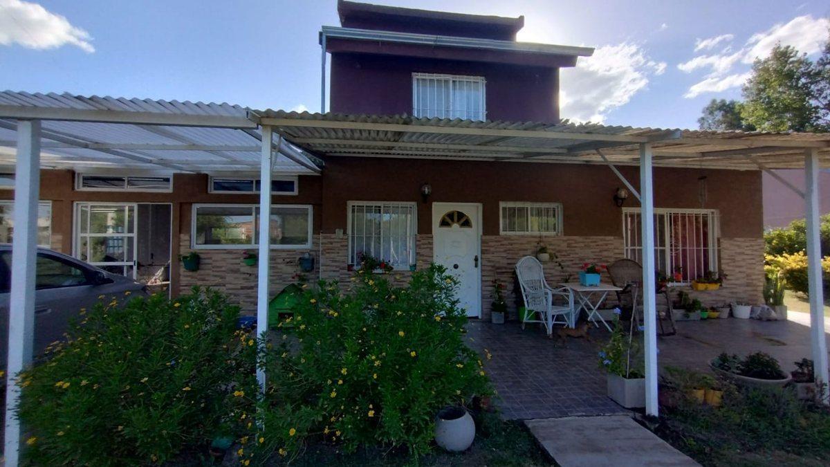 Foto de Venta Casa Quinta con Pileta en Florencio Varela, imagen 1