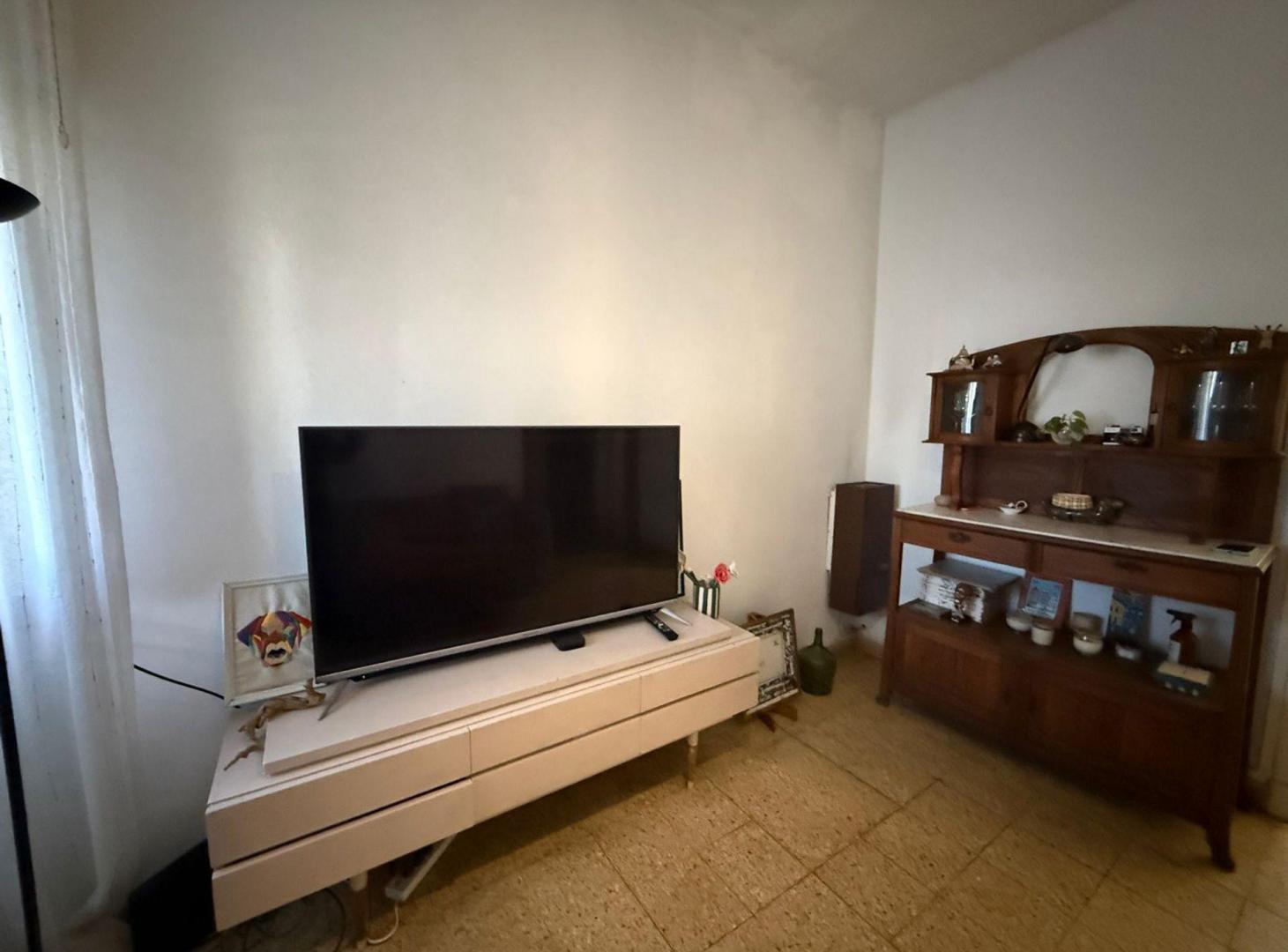 Foto de VENTA CASA 3 AMB CON PARQUE, PARRILLA QUILMES, imagen 2