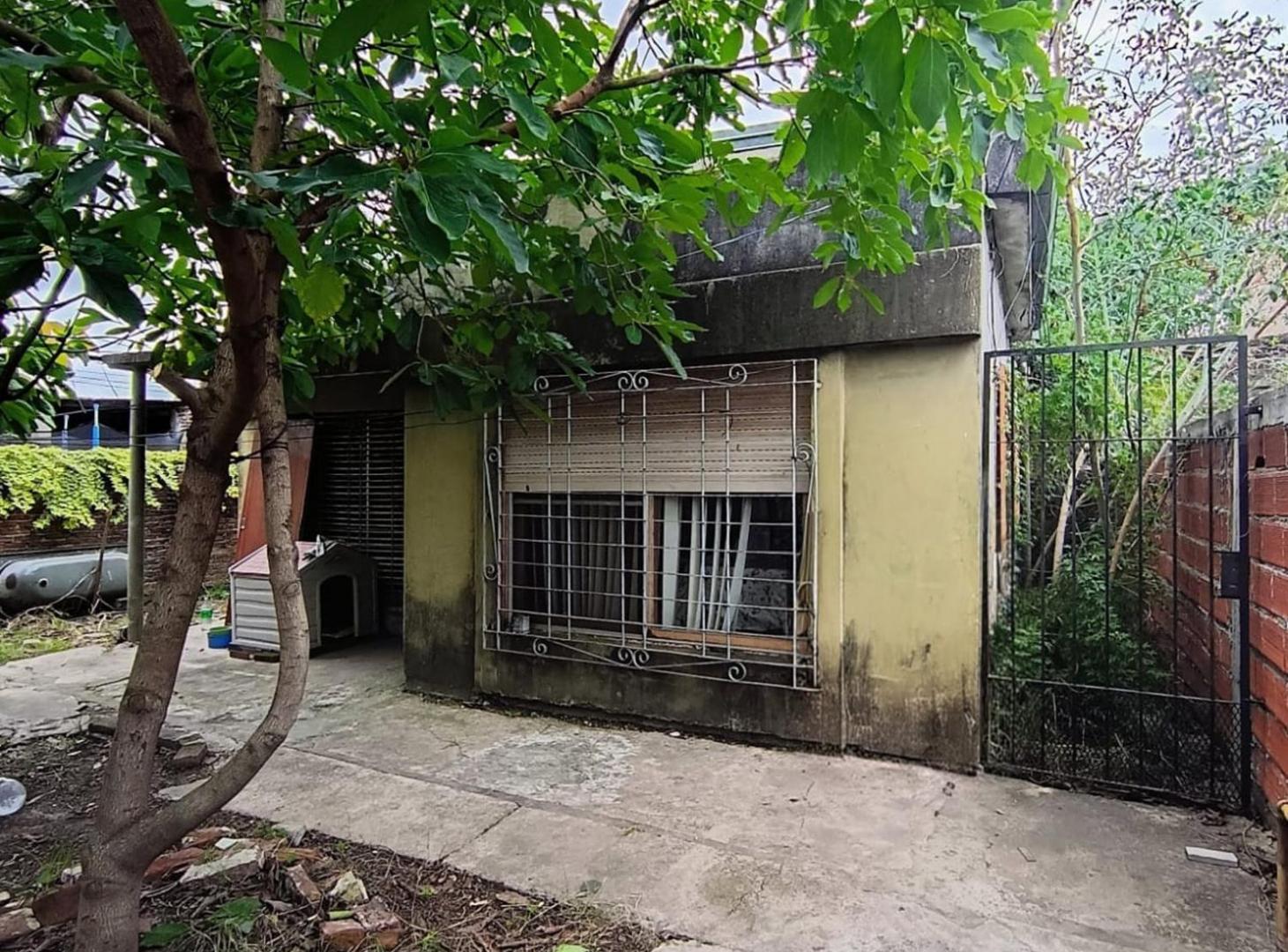 Foto de LOTE EN VENTA CON DOS VIVIENDAS A RECICLAR QUILMES, imagen 5