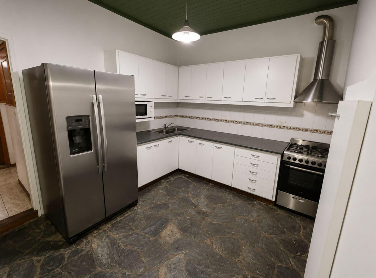 Foto de VENTA CASA 3 AMBIENTES CON COCHERA EN QUILMES, imagen 3