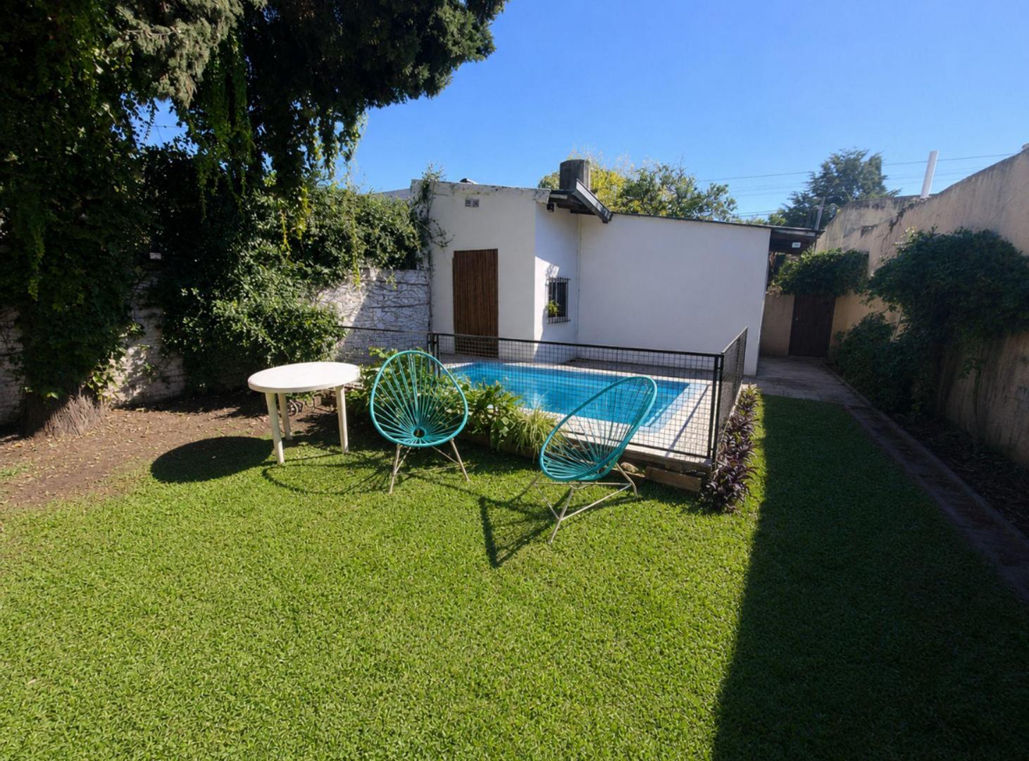 Foto de VENTA CASA 3 AMBIENTES CON COCHERA EN QUILMES, imagen 1