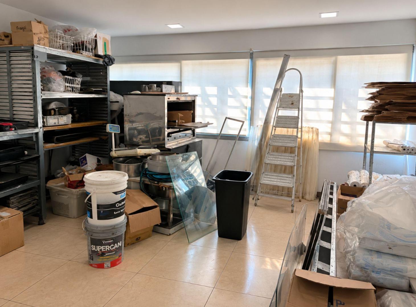 Foto de VENTA LOCAL COMERCIAL AV SAN MARTIN BERNAL CENTRO, imagen 4
