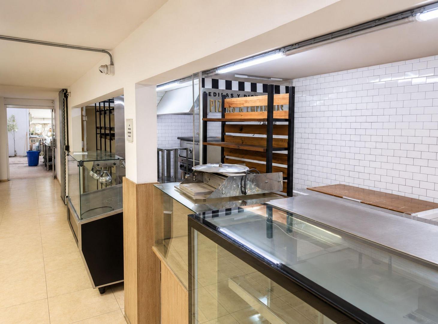 Foto de ALQUILER LOCAL COMERCIAL AV SAN MARTIN BERNAL, imagen 2