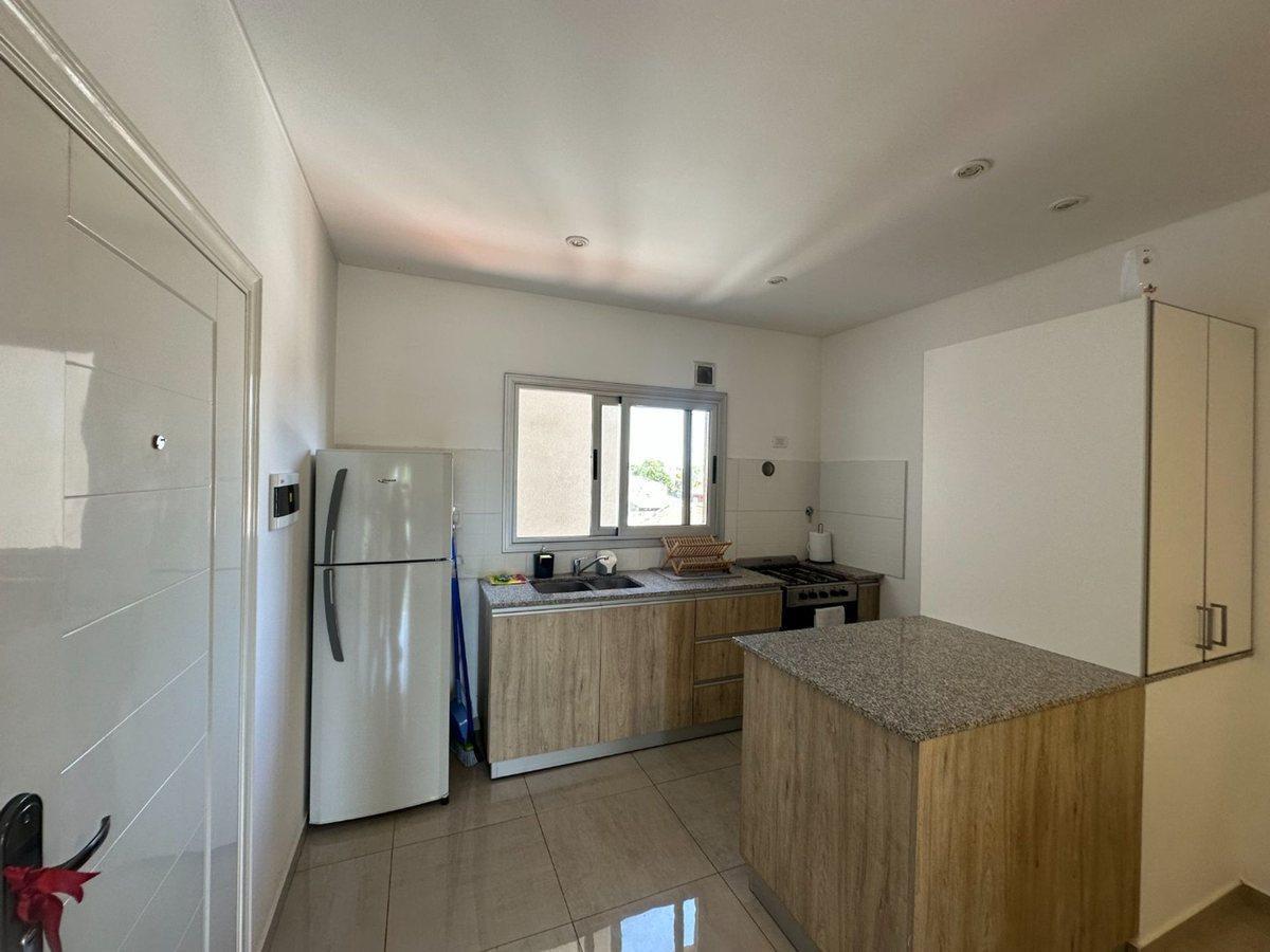 Foto de VENTA DEPARTAMENTO 2 AMBIENTES C COCHERA QUILMES, imagen 3