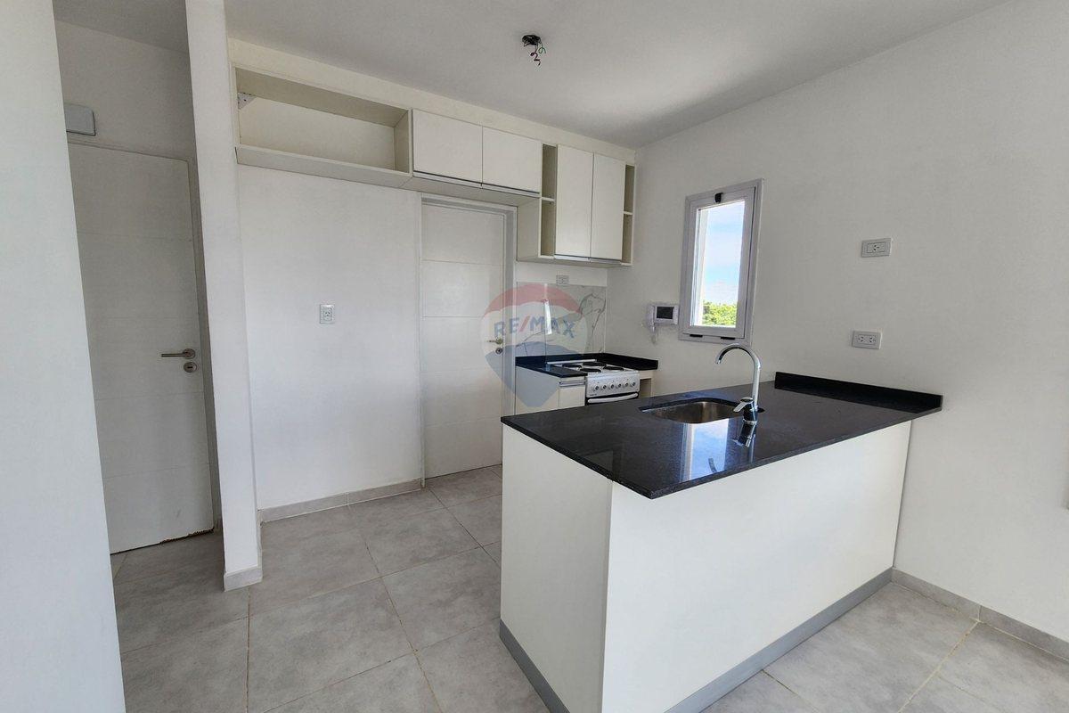 Foto de VENTA DEPTO 2 AMB C/COCHERA A ESTRENAR EN QUILMES, imagen 3