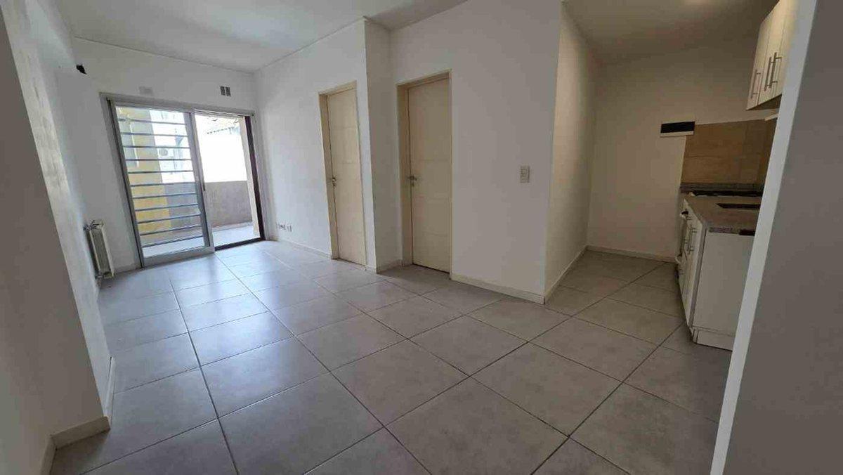 Foto de VENTA DPTO 2 AMB COCHERA BERNAL CENTRO, imagen 4
