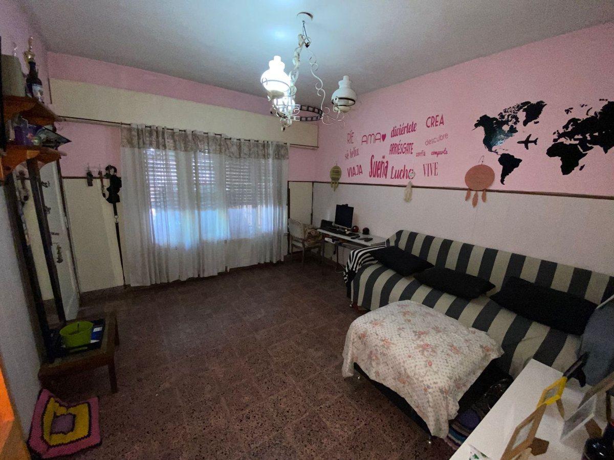 Foto de VENTA CASA 3 AMBIENTES CON COCHERA BERNAL OESTE, imagen 2