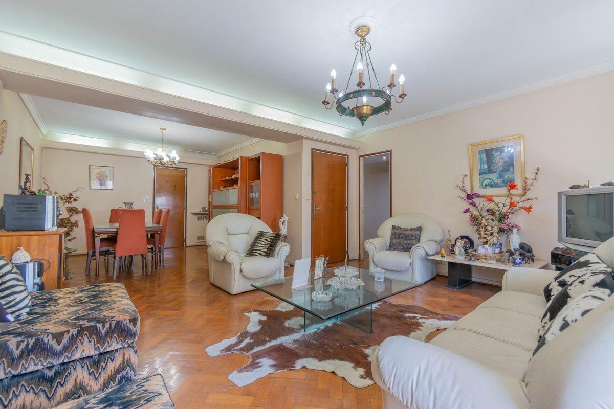 Foto de VENTA DEPTO DE 4 AMB CON DEPEND DE SERV Y COCHERA, imagen 1