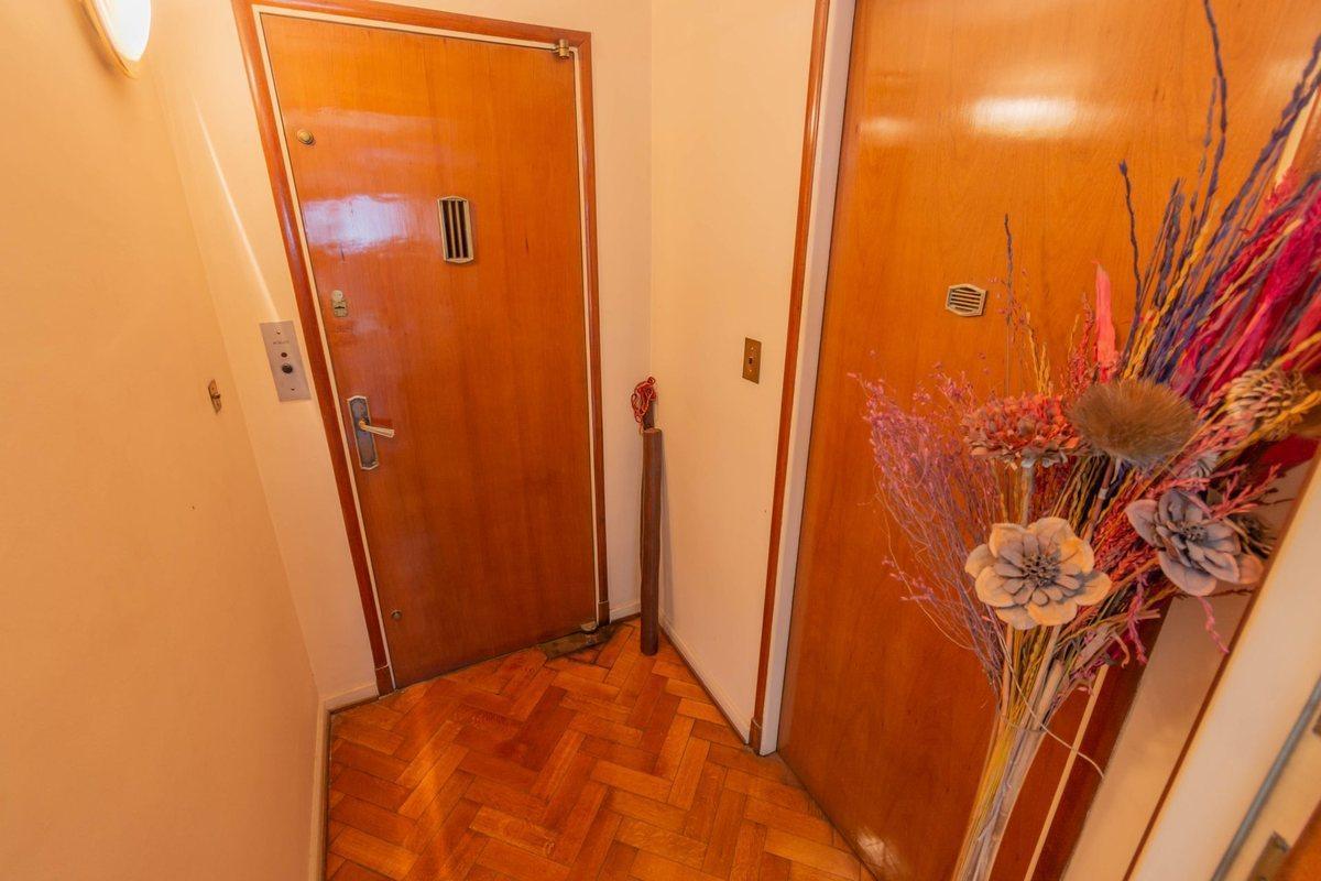 Foto de VENTA DEPTO DE 4 AMB CON DEPEND DE SERV Y COCHERA, imagen 3