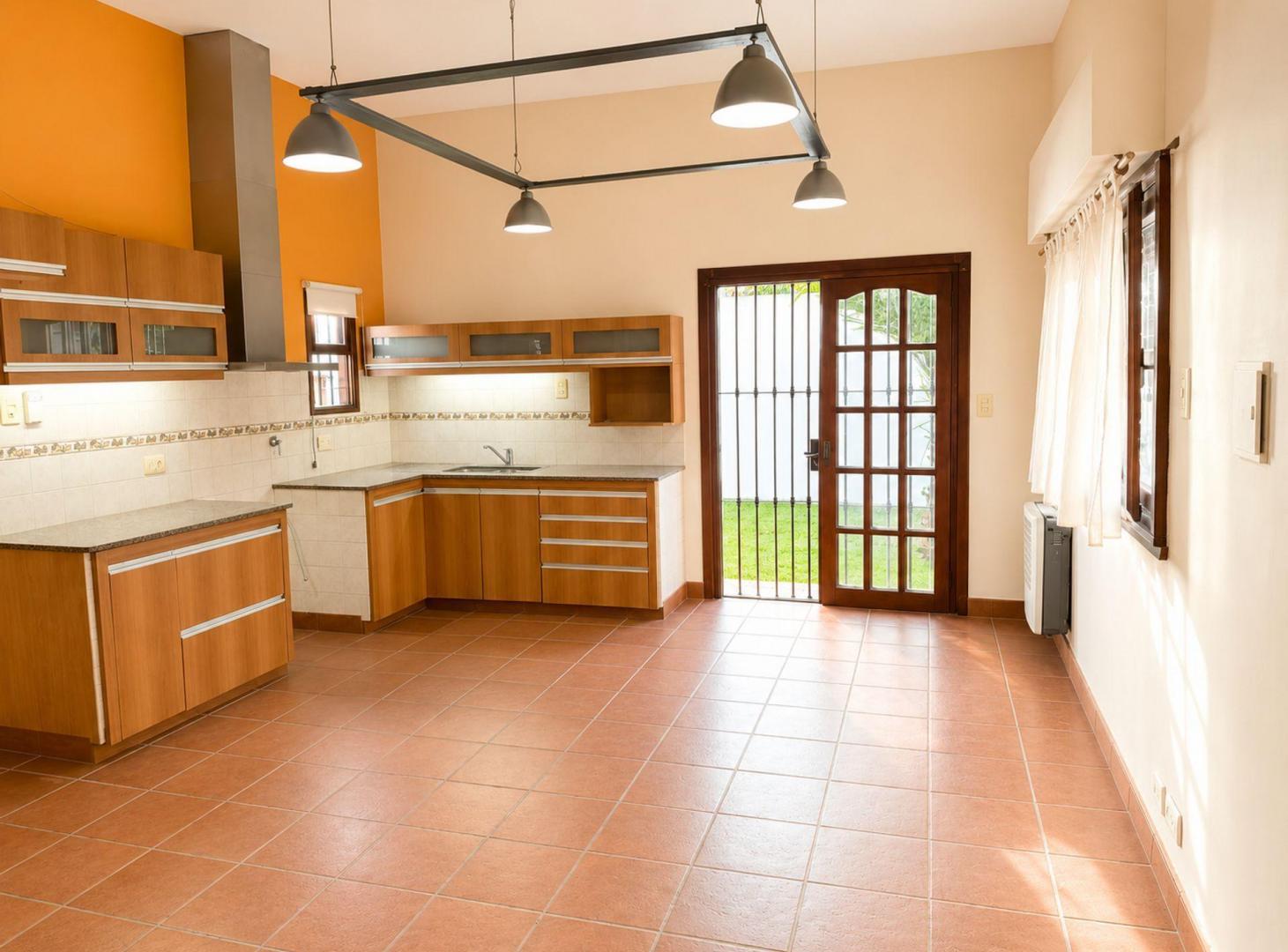 Foto de VENTA CASA 4 AMBIENTES CON GARAGE EN QUILMES, imagen 5