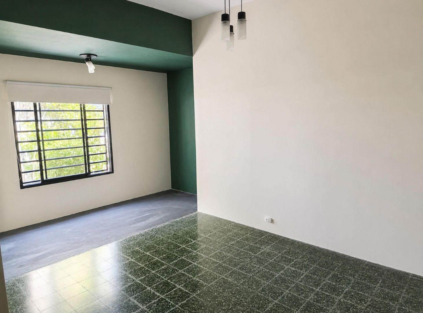 Foto de VENTA CASA 4 AMBIENTES CON GARAGE EN QUILMES, imagen 2