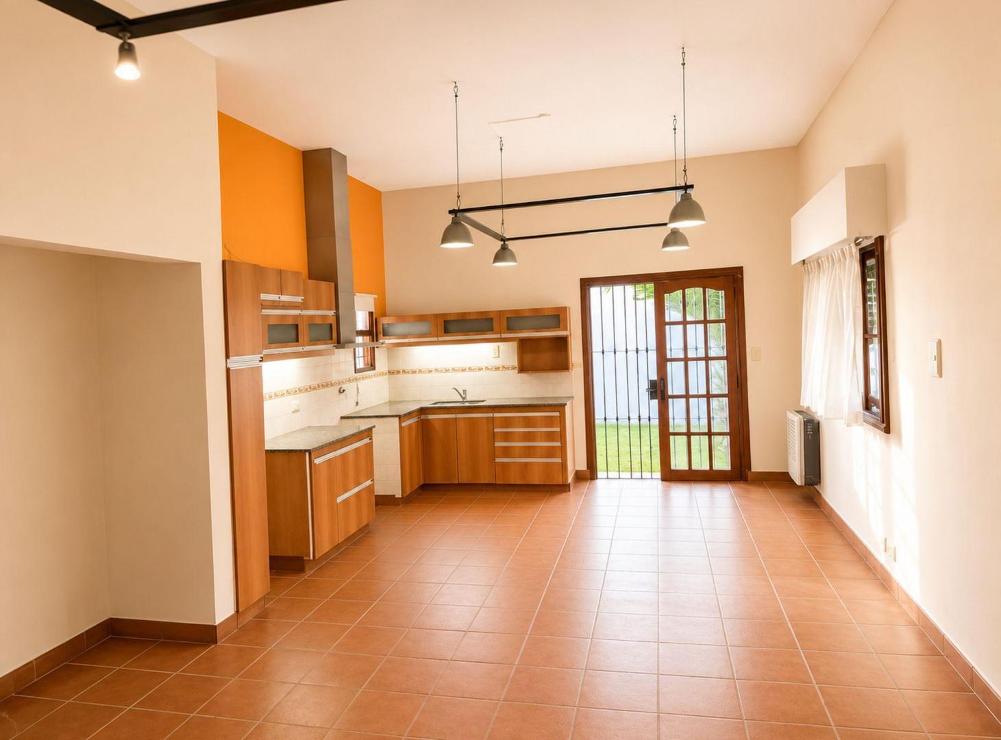 Foto de VENTA CASA 4 AMBIENTES CON GARAGE EN QUILMES, imagen 4
