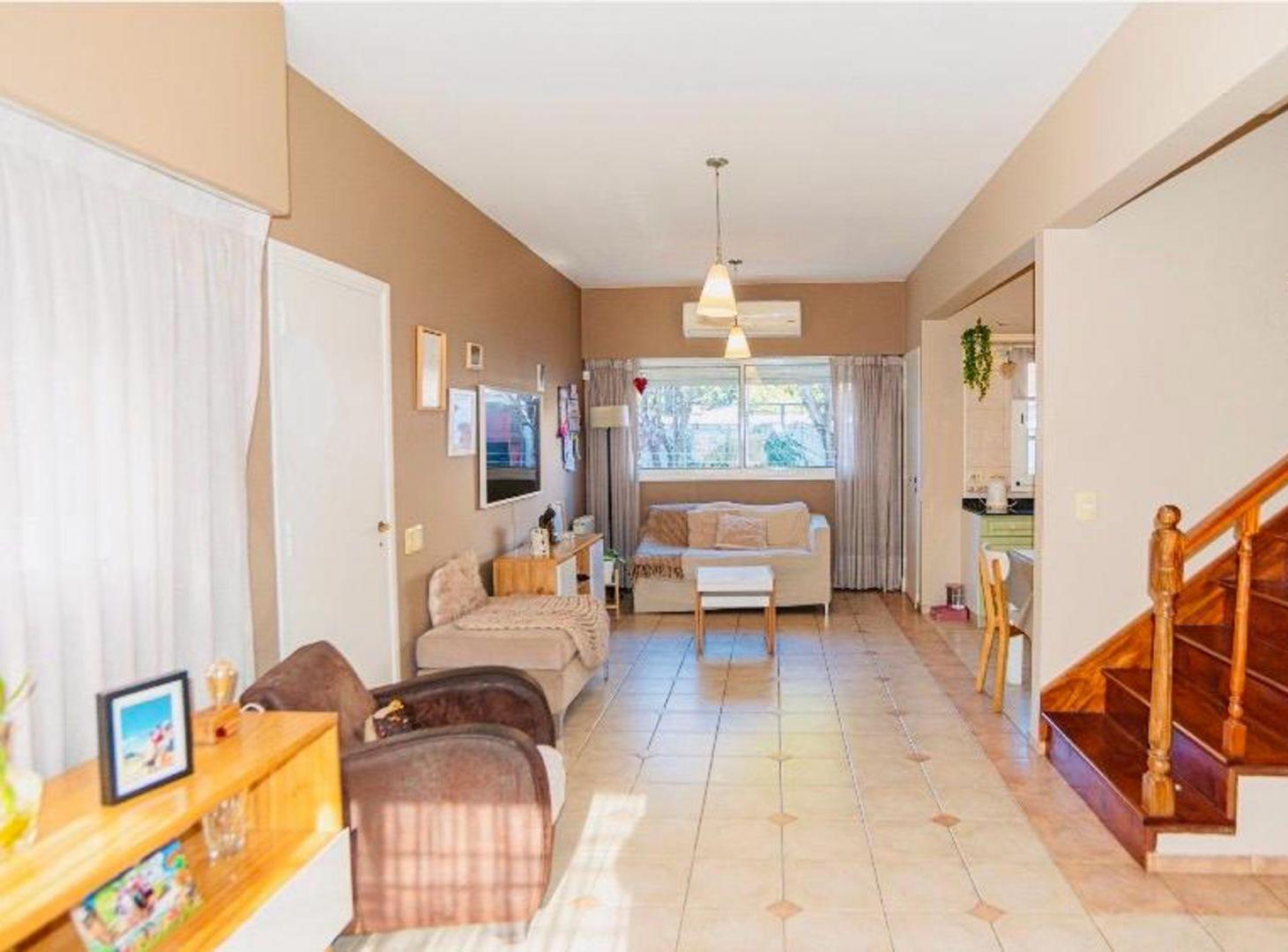 Foto de Venta Casa 5 Amb c/ Parque y Parrilla QUILMES, imagen 3