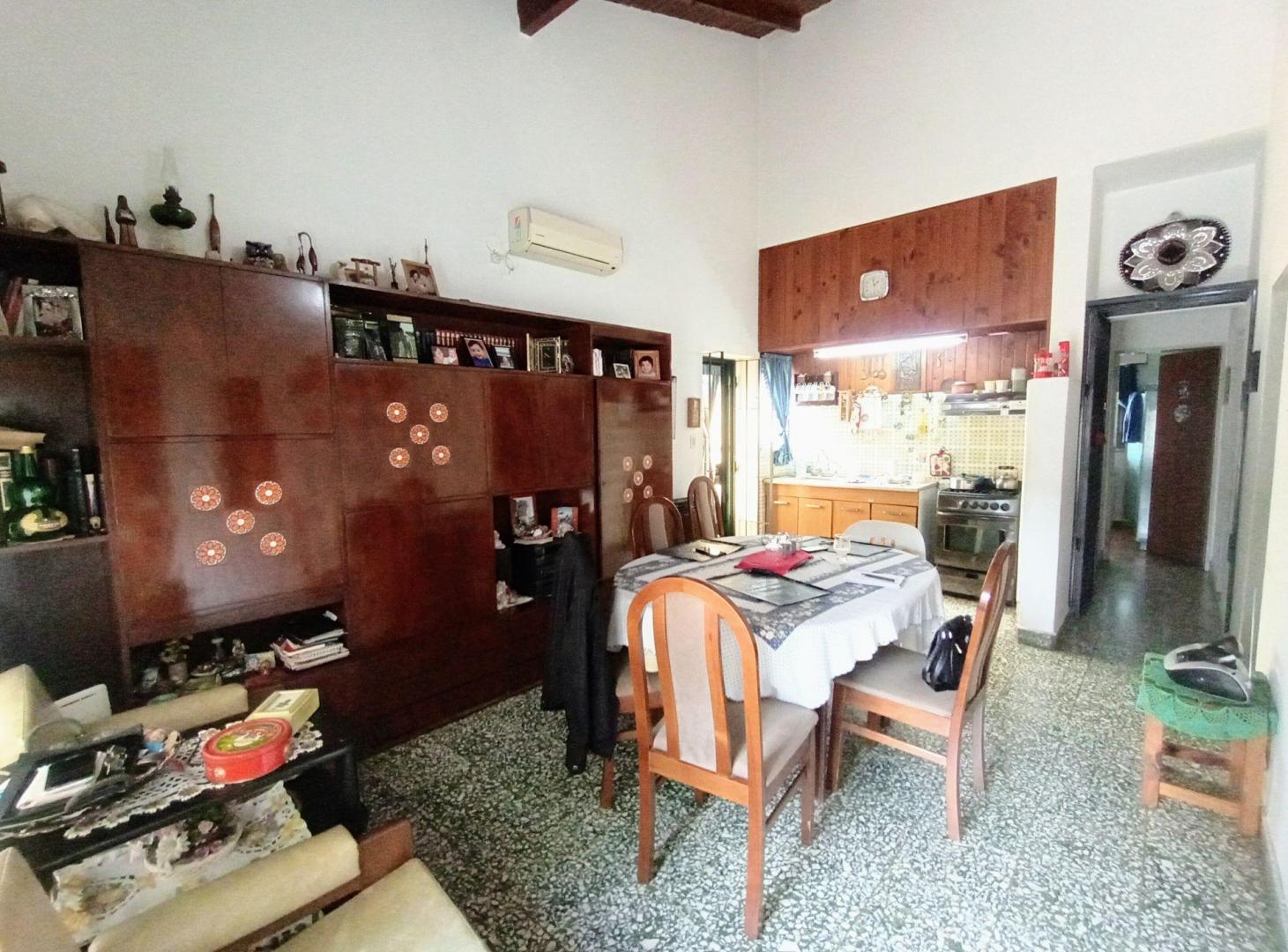 Foto de VENTA CASA 4 AMB CON LOTE DE 600 MTS, QUILMES ESTE, imagen 2