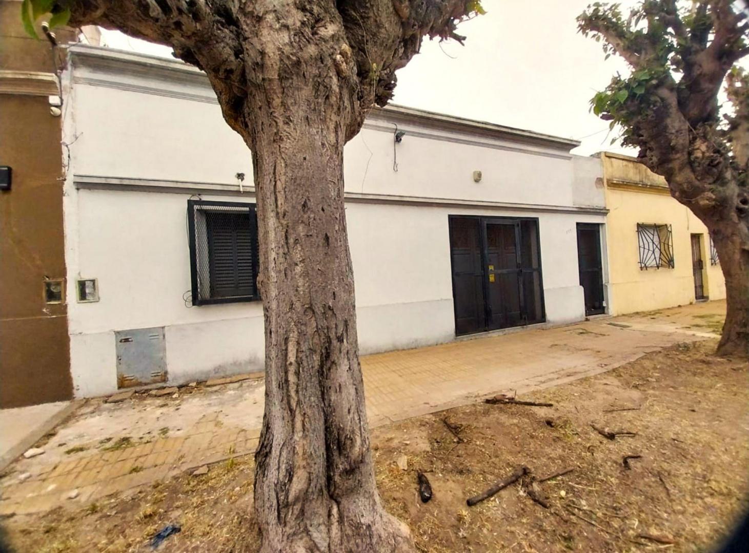 Foto de VENTA CASA 3 AMB CON PATIO 50.000 + CUOTAS, BERNAL, imagen 3